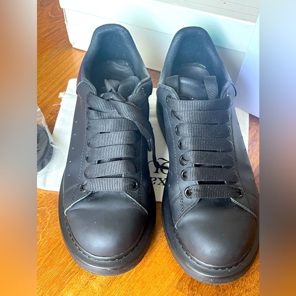 Alexander McQueen sneakers size 40 EU - Picture 3 of 11